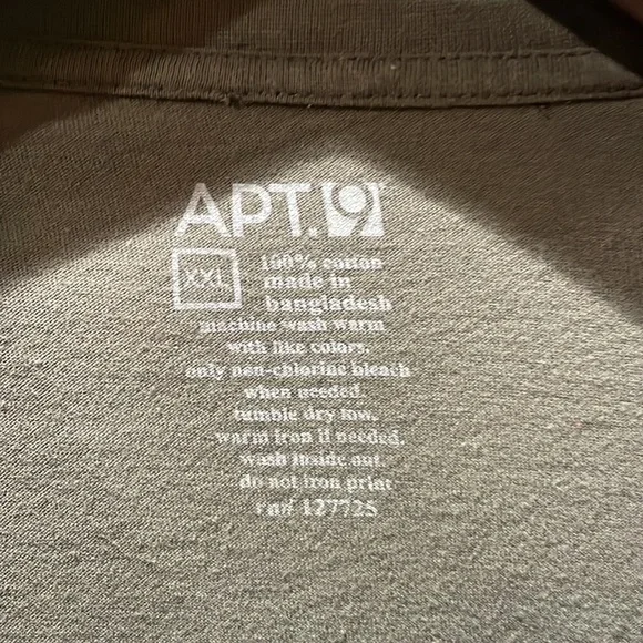 Apt 9 T-shirt with American eagle - Picture 3 of 3